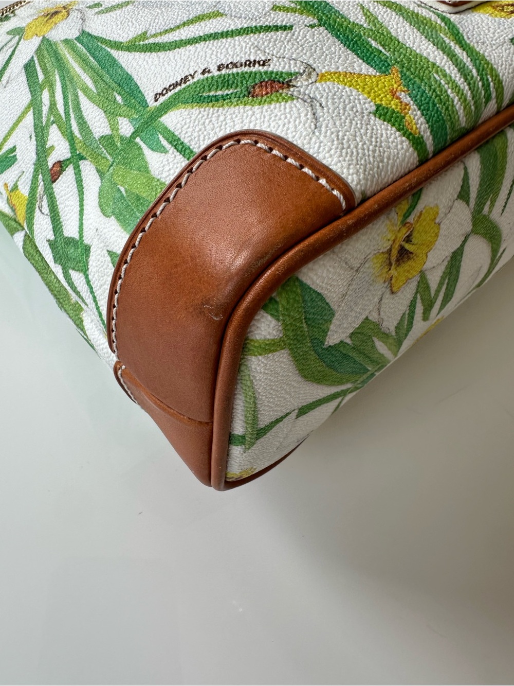 Dooney & Bourke Daffodil Becca Shoulder Bag White Floral Leather Trim J9856886 - Picture 13 of 16